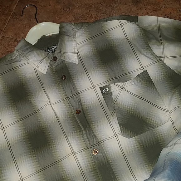 AnchorBlue button up shirts - Picture 3 of 5